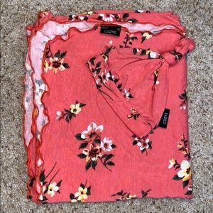 Swaddle blanket & beanie